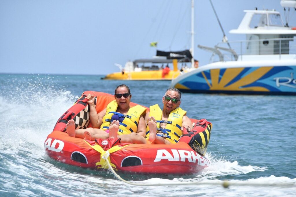 When visiting 7 Mile Beach Negril, there is no shortage of activities to keep you entertained. From water sports to cultural experiences, here are some of the best things to do on 7 Mile Beach