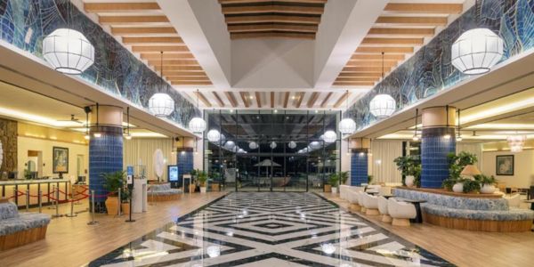 airport-transfer-to-ocean-eden-bay-lobby