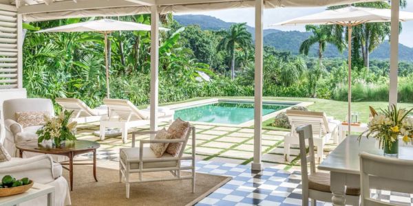 airport-transfer-to-round-hill-terrace