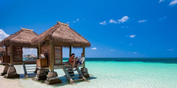 airport-transfer-to-sandals-montego-bay-beach-huts