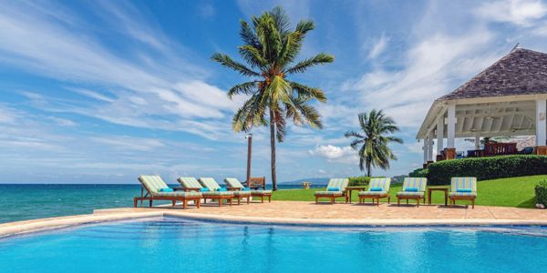 airport-transfer-to-tryall-pool-deck