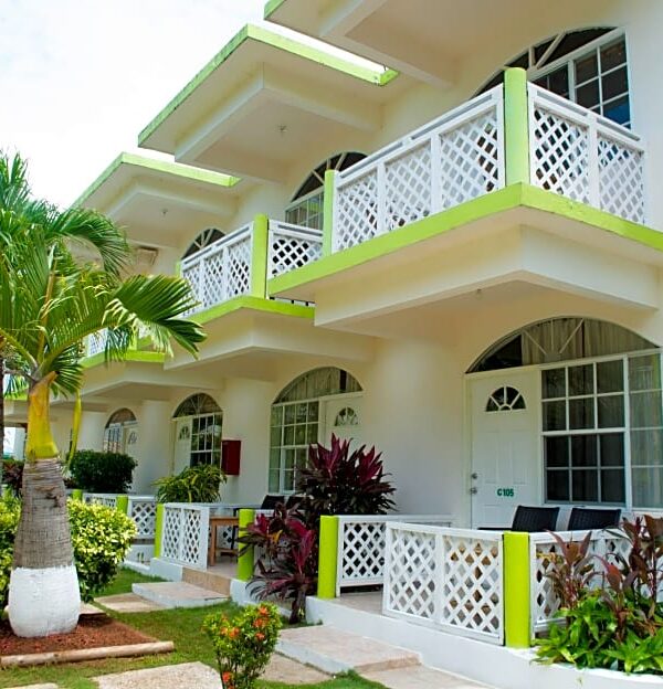 Private Transfer from MBJ Airport to Fun Holiday Beach Resort Negril