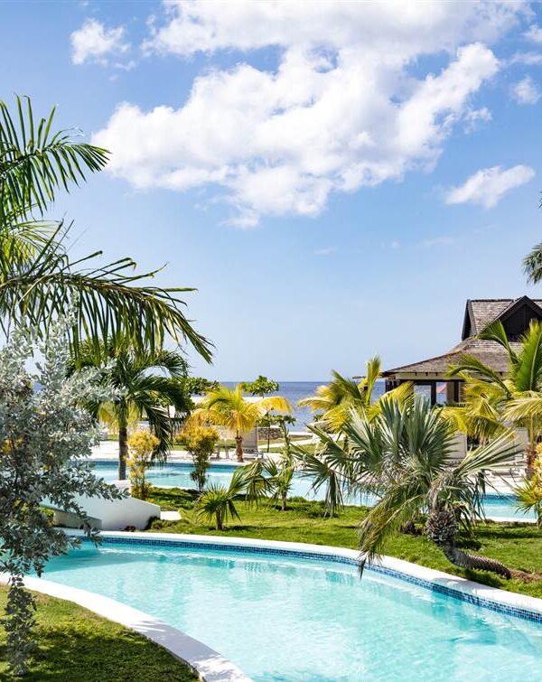 Montego Bay Airport Transfer to The Cliff Hotel in Negril